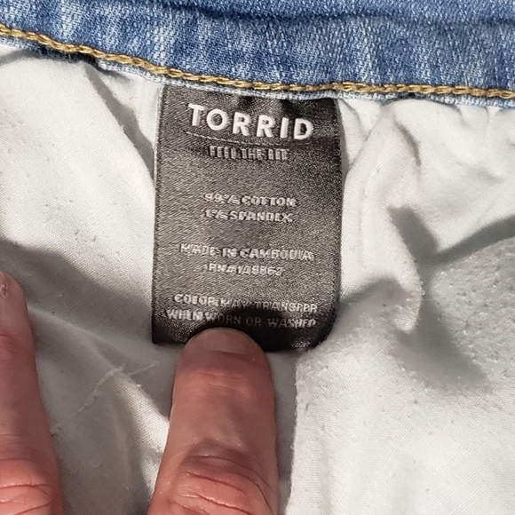 Torrid Boyfriend Straight 5-Pocket Jeans Size 30 R - Picture 3 of 8